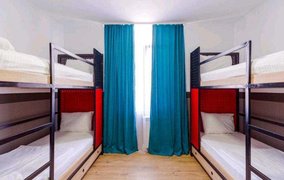 Komuna Hostel&Hotel Batumi Exteriér fotografie
