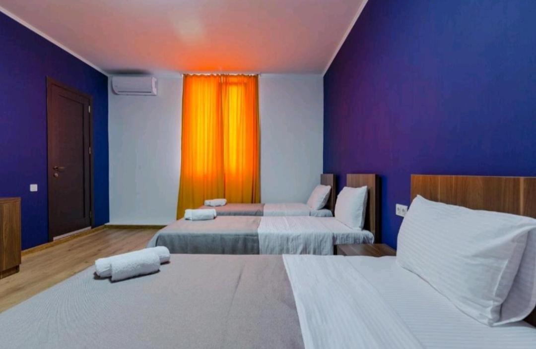 Komuna Hostel&Hotel Batumi Exteriér fotografie